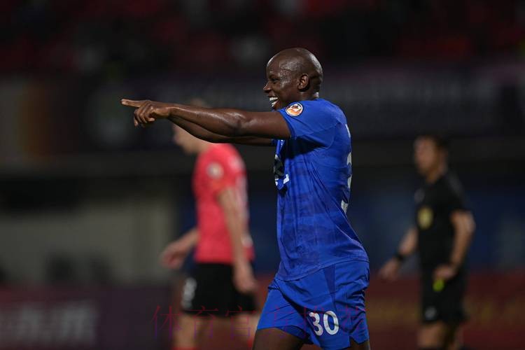 “模拟与实践相结合”--中国足协举办中甲联赛第四期视频助理裁判培训班